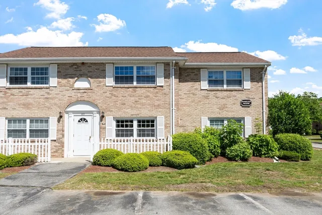 80 Washington Park Dr #6, Andover, MA 01810