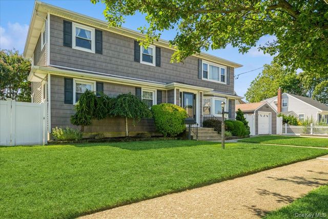 2800 Pacific Street, Bellmore, NY 11710