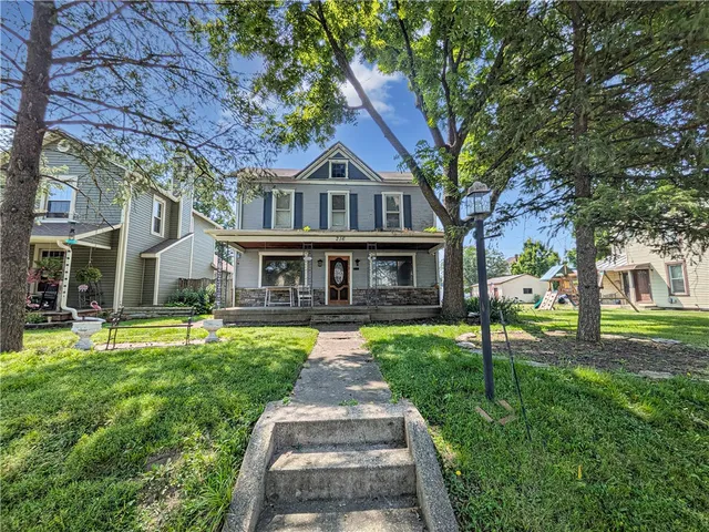 216 E  Main St, West Carrollton, OH 45449