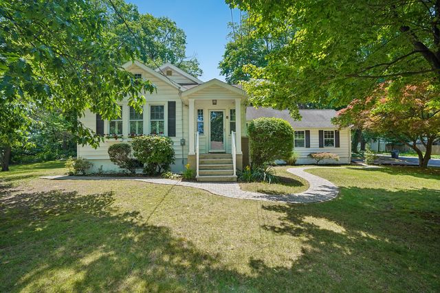 8 Van Mater Ter, Hazlet, NJ 07730