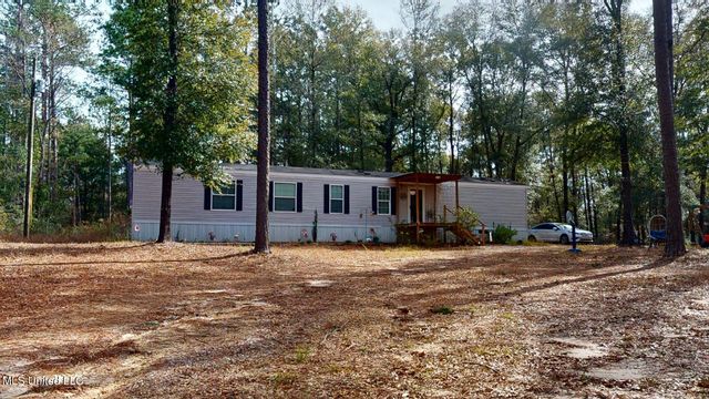 153 Forest Hill Dr, Lucedale, MS 39452