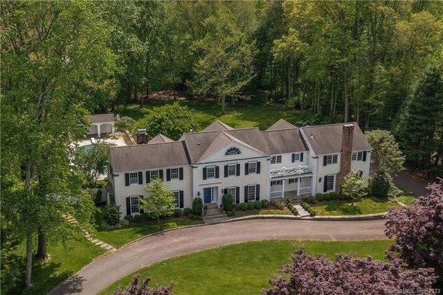 88 Dunning Rd, New Canaan, CT 06840