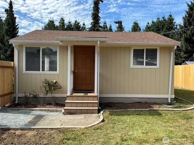 325 Hawthorne Street, Burlington, WA 98233
