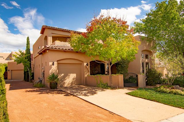 8300 Visalia Way NE, Albuquerque, NM 87122