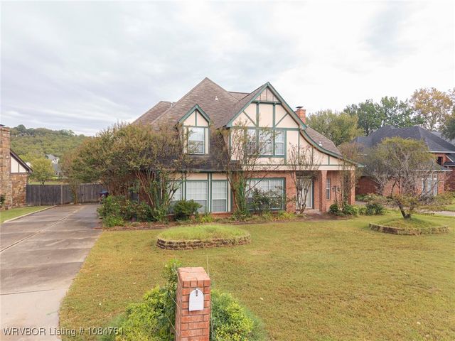 9005 Canterbury Cv, Fort Smith, AR 72903
