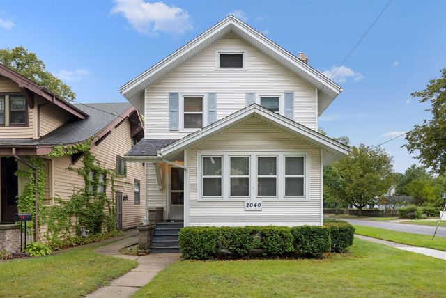2040 Oxford St, Rockford, IL 61103