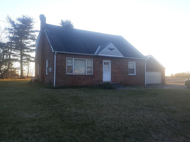 5770 Pinchtown Rd, Dover, PA 17315