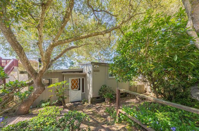 1208 Presidio Blvd, Pacific Grove, CA 93950