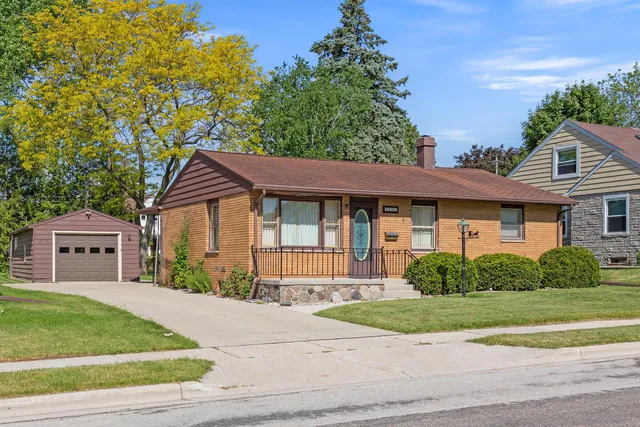 106 N Bruns AVENUE, Plymouth, WI 53073