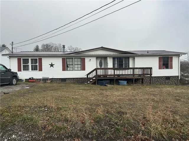 186 Taylor Cir, Raven, VA 24639