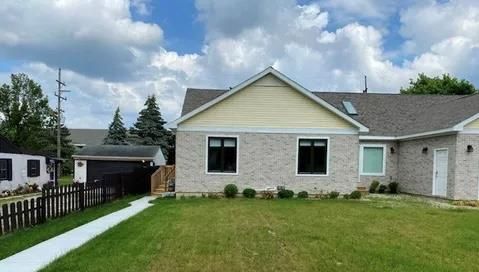 3121 Cherry Tree Ln, Ann Arbor, MI 48108