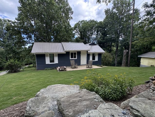 7031 US Highway 221 S #G, Blowing Rock, NC 28605