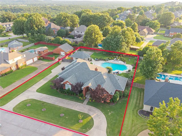 10904 Kettering Ln, Fort Smith, AR 72908