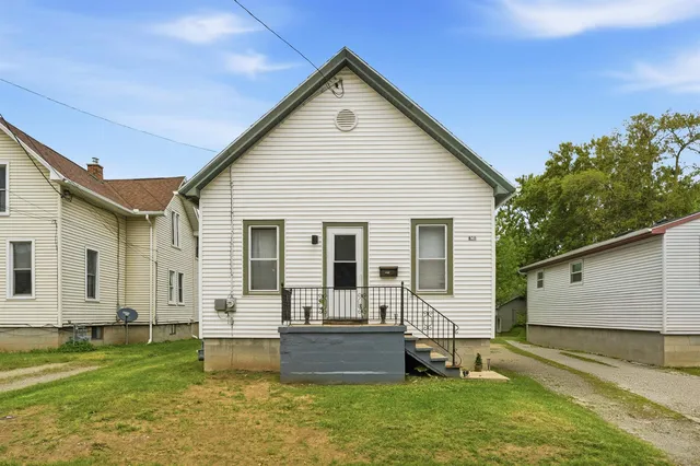 638 Bay Shore Dr, Oshkosh, WI 54901