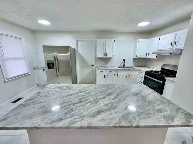 537 Lisa Dr, Lexington, KY 40505