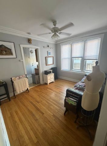 7018 N  Sheridan Rd #2F, Chicago, IL 60626
