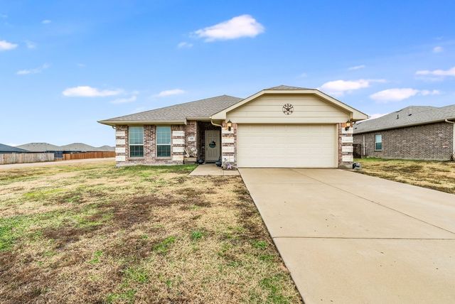 600 W  Cottage Row, Mabank, TX 75147