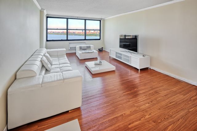 7002 Boulevard East #26DD, West New York, NJ 07093