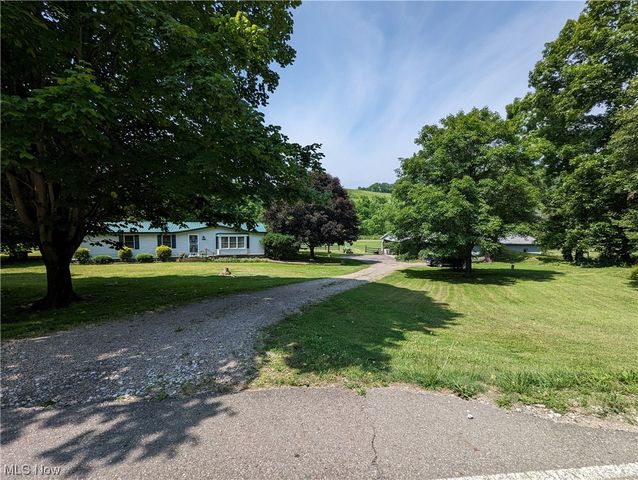 27615 County Road 171, Fresno, OH 43824
