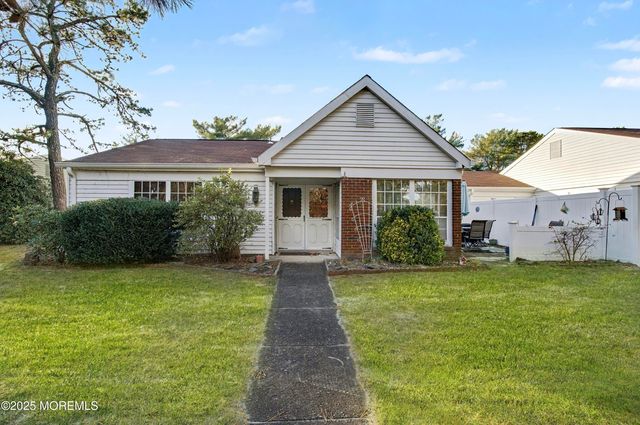 567A Mayfair Road, Manchester, NJ 08759