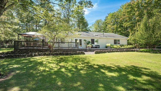 712 Queens Highway, Accord, NY 12404