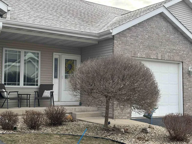 605 Nightingale Lane, Cottage Grove, WI 53527