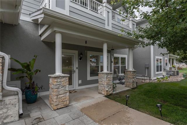 11721 S  Roundtree St #103, Olathe, KS 66061