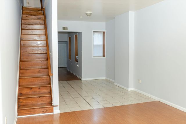 4829 Hawthorne St, Philadelphia, PA 19124