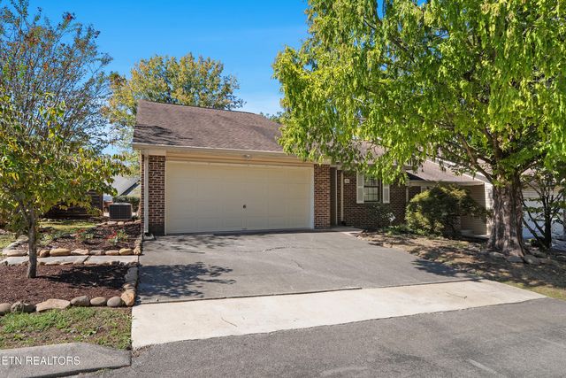 438 Amanda Cir, Knoxville, TN 37922