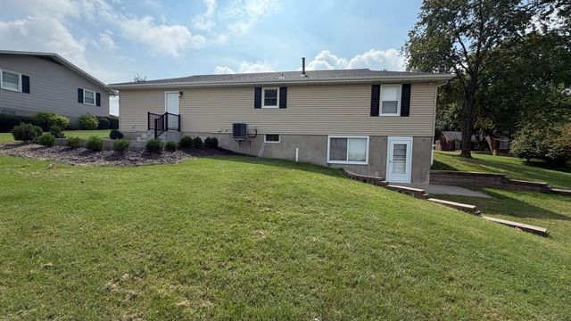 1003 Rose Ln, Washington, MO 63090