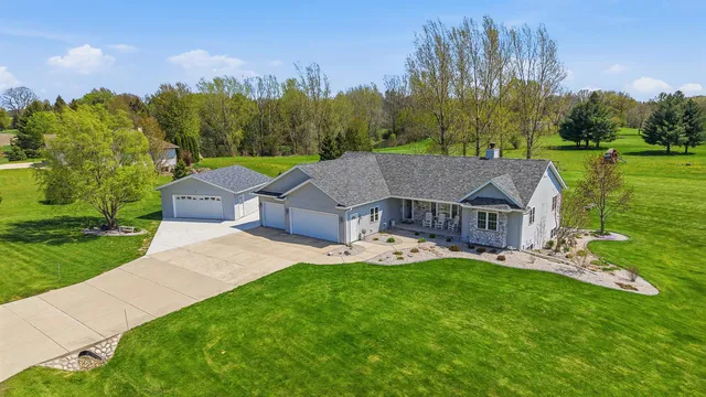 W7545 Country Dr, Beaver Dam, WI 53916