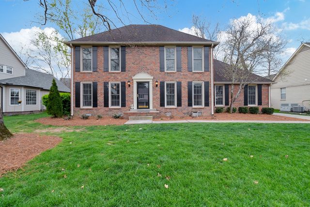 1141 Hunters Chase Dr, Franklin, TN 37064