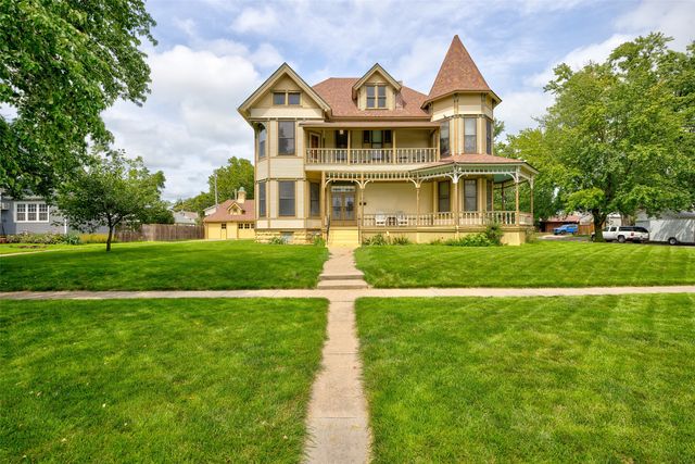 505 W  Main St, Knoxville, IA 50138