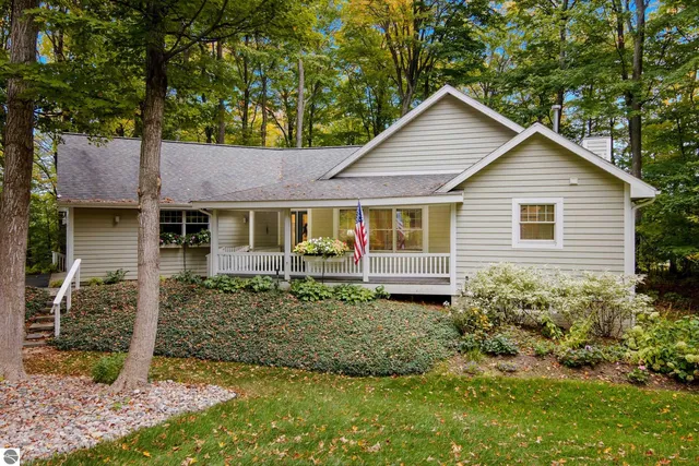 5798 Bay Meadows Dr, Traverse City, MI 49684