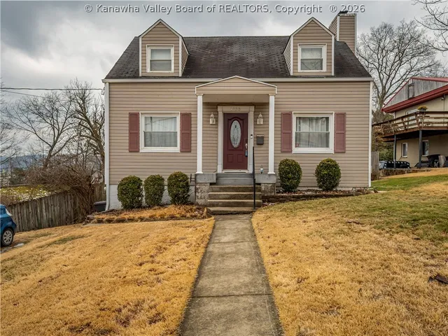 1233 Woodland Dr, Charleston, WV 25302