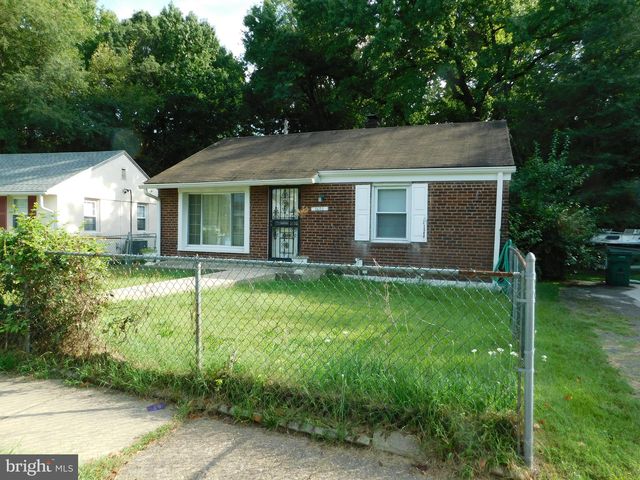 5602 Fleetwing Dr, Levittown, PA 19057