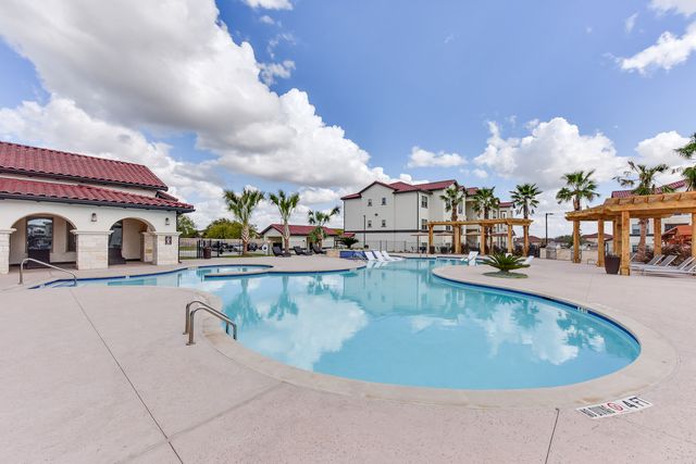 5501 Ross Rd #414, Del Valle, TX 78617