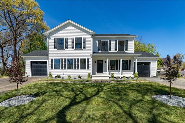 81-83 Cadora Ave, Warwick, RI 02886