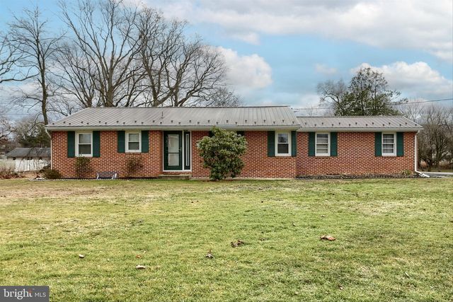 121 Pine Rd, Mount Holly Springs, PA 17065