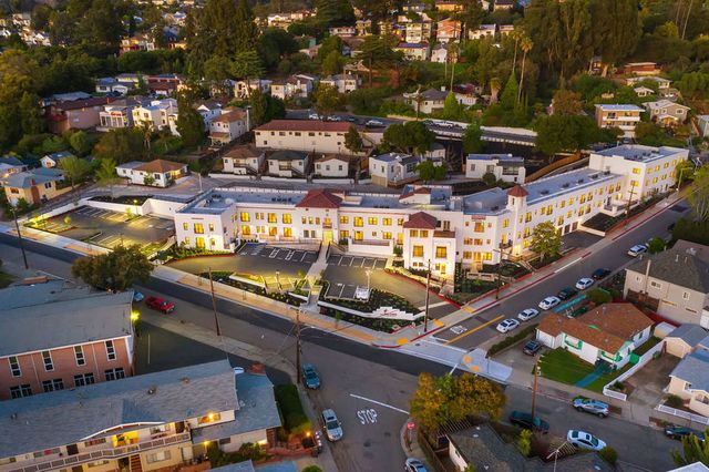 4690 Tompkins Ave #219, Oakland, CA 94619