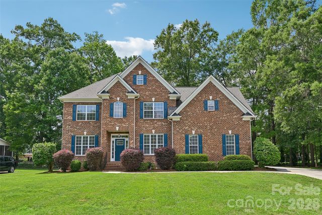 2825 Chip Shot Dr, Matthews, NC 28104