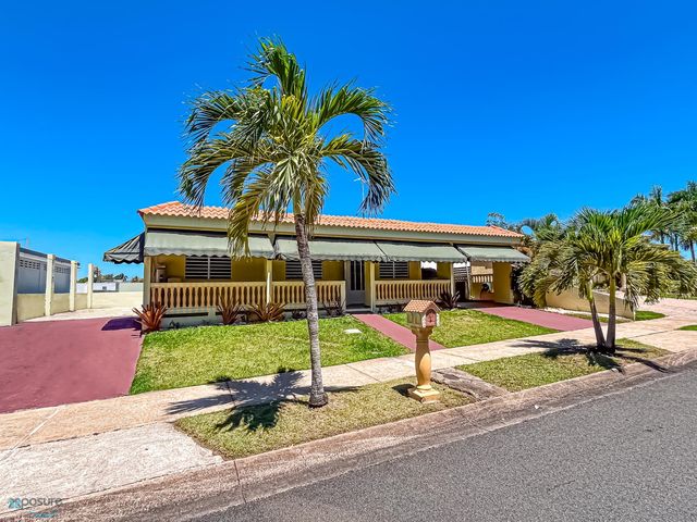 12 Avenue Boulevard Oval #A12, Dorado, PR 00646
