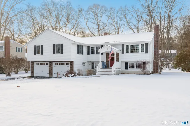 43 Roxbury Court, Niantic, CT 06357
