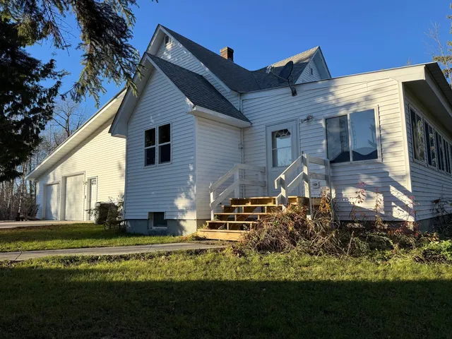 270 Zippel Ave, Williams, MN 56686
