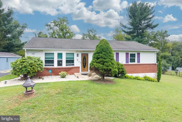 537 Schoolhouse Rd, Pottstown, PA 19465
