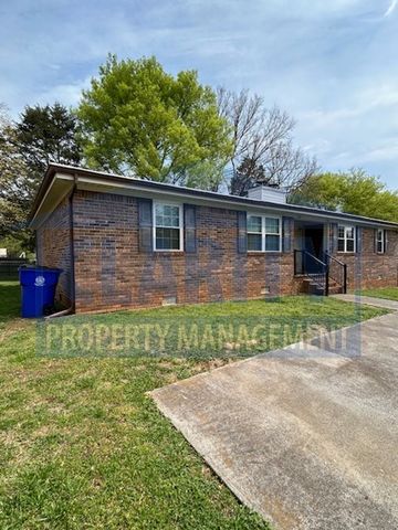 740 Village Green Dr NW, Cleveland, TN 37312
