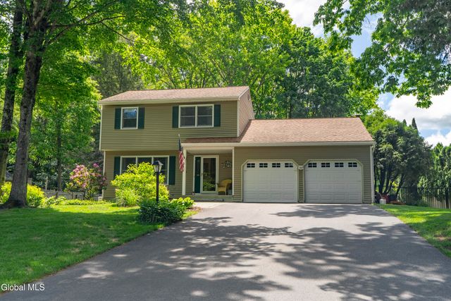 26 Thunder Run, Gansevoort, NY 12831