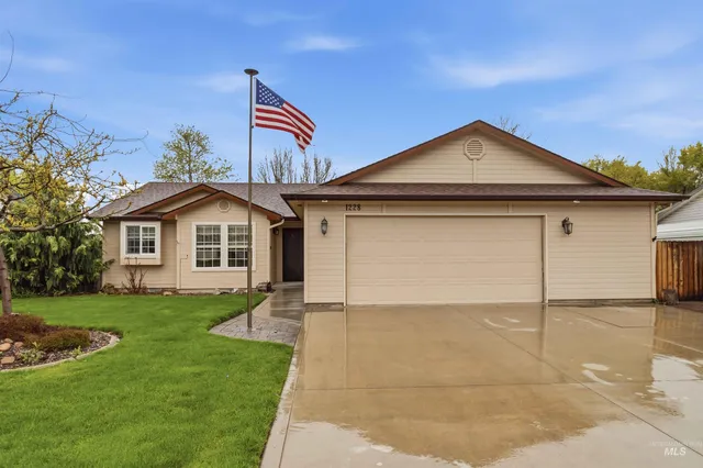 1228 E  Maine Ave, Nampa, ID 83686
