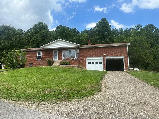 4114 Beckwith Rd, Fayetteville, WV 25840