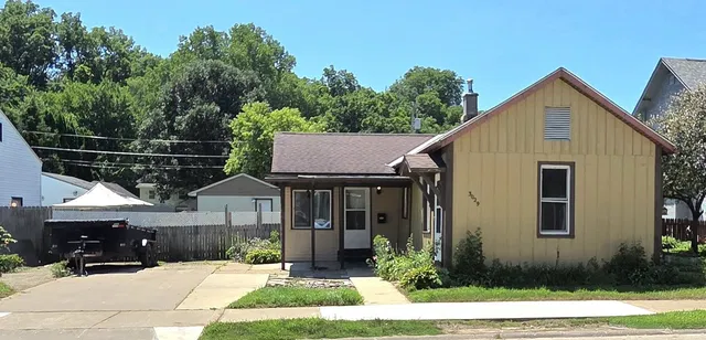 3029 Central Ave, Dubuque, IA 52001